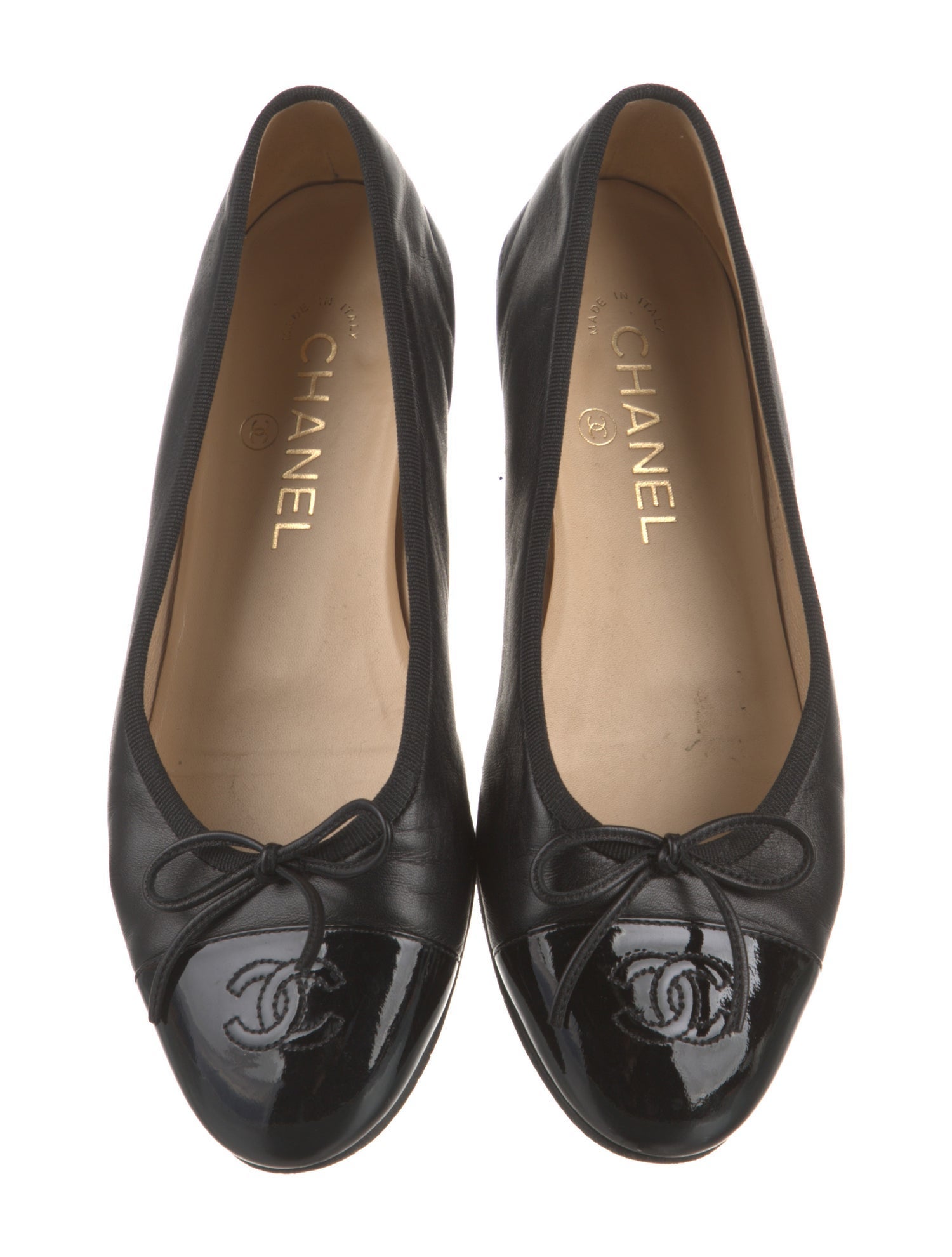 Chanel Interlocking CC Logo Leather Ballet Flats